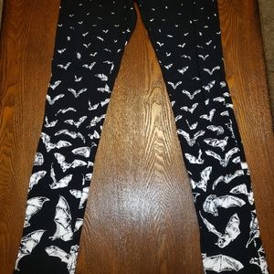Black and white bat leggings by Killstar